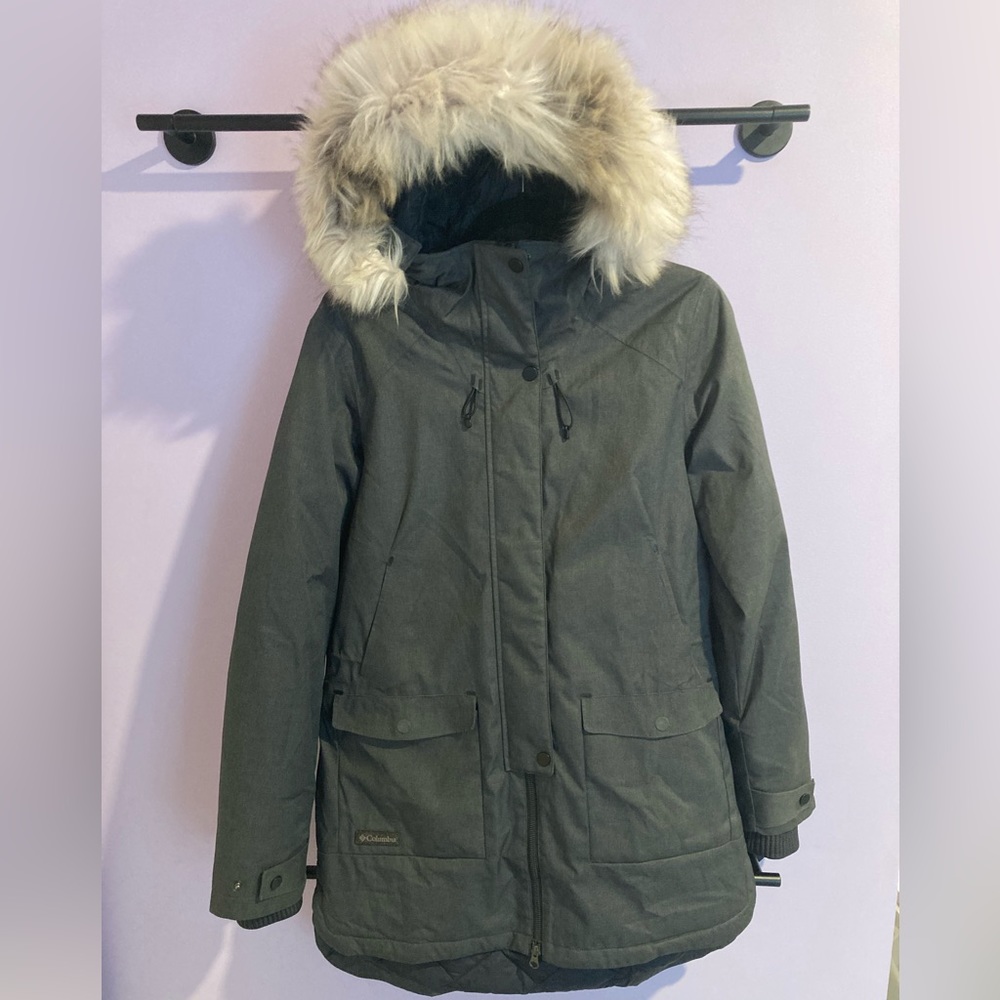 Columbia insulated coat, detachable faux fur, medium, gray, great used condition